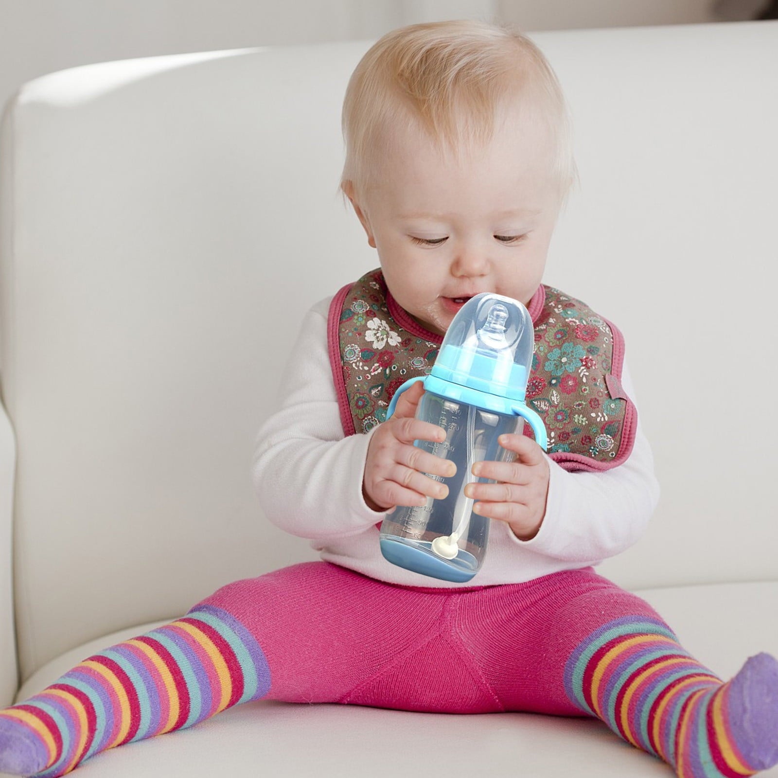 LHWEN 300ML Wide Caliber PP Baby Bottle with Handle Anti Drop Anti Flatulence Plastic Baby Bottle Easy Clean Comfortable Feeding Newborn Toddler Grip Ideal for All Ages