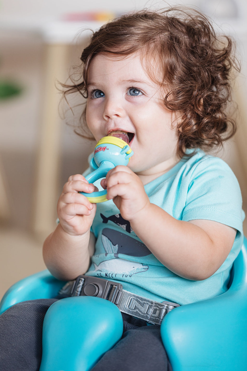 Twist n' Feed First Foods Feeder with Cover for Infants