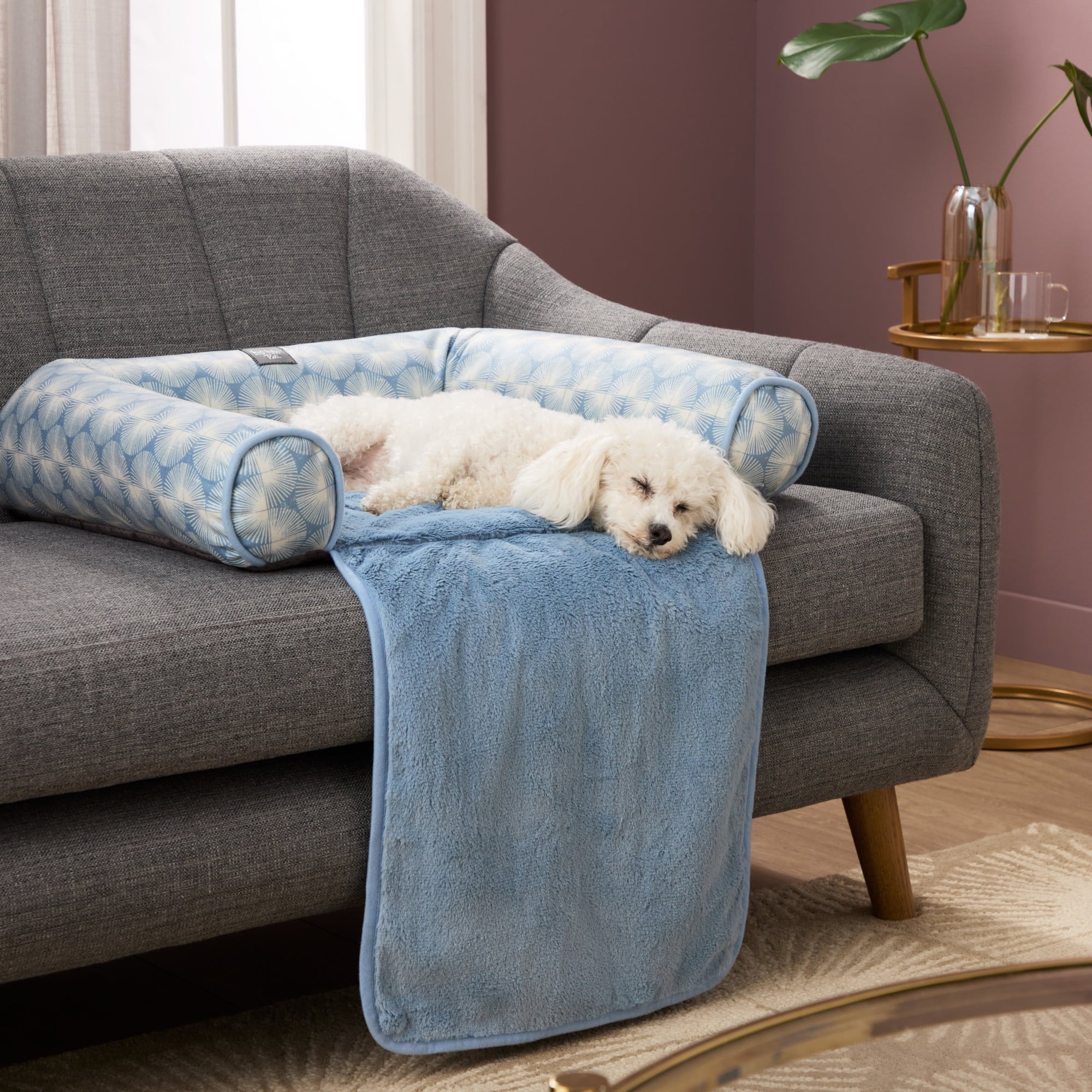 NEW YORK PET Kendall Fluted Geo Couch Protector Pet Bed, &amp; , Water Repellent, Bottom, , Blue, Large 40"x23"x4"