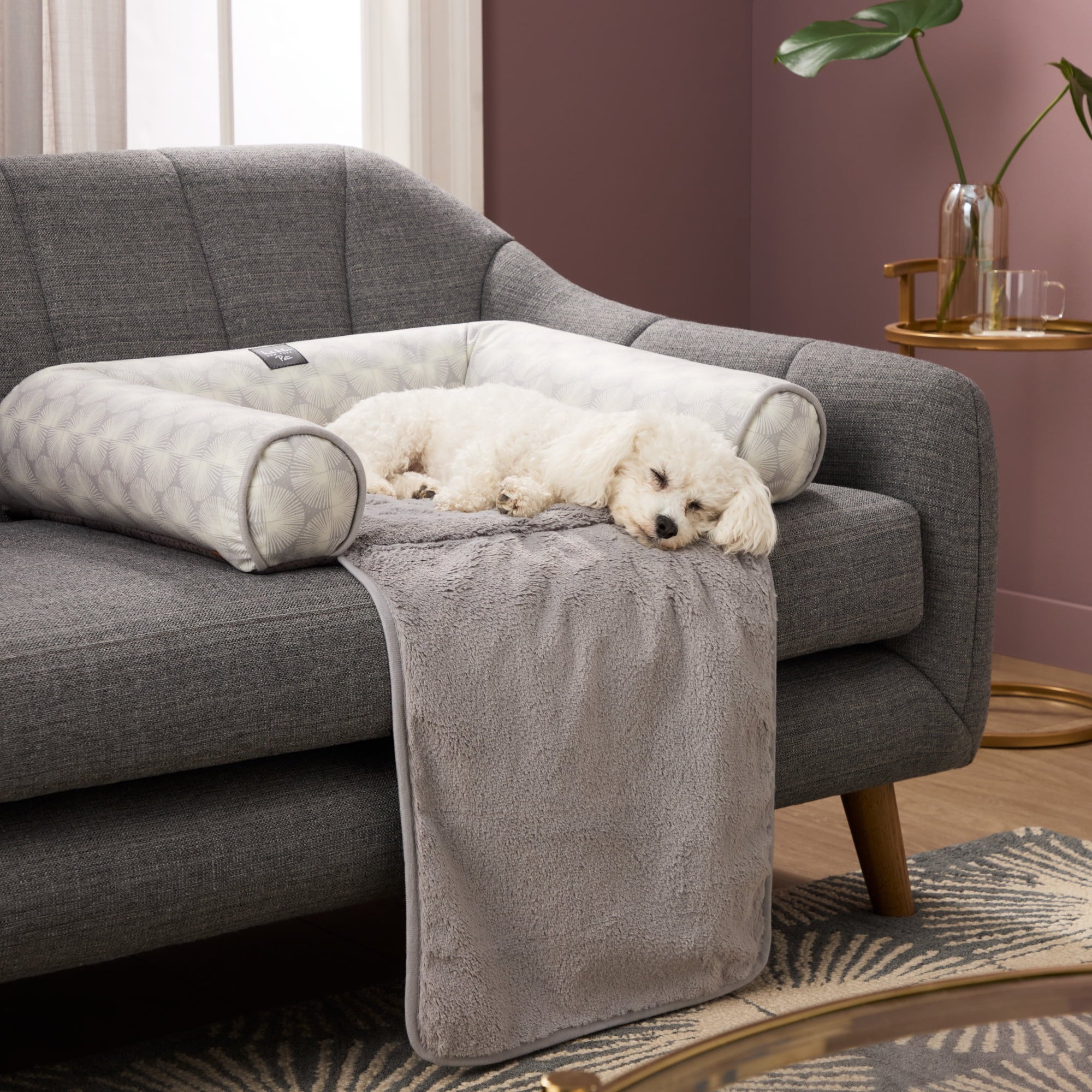 NEW YORK PET Kendall Fluted Geo Couch Protector Pet Bed, &amp; , Water Repellent, Bottom, , Blue, Large 40"x23"x4"