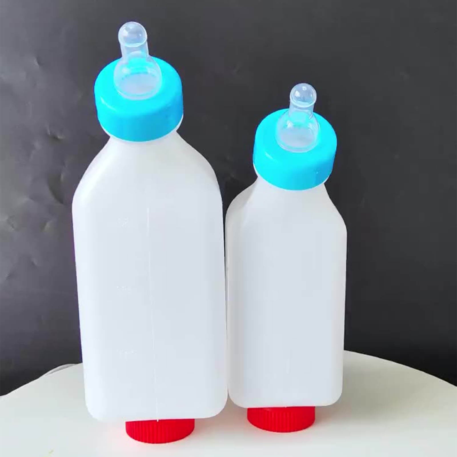 YAMB Goat Bottles for Feeding Baby Goats,500ml Lamb Baby Bottles with Nipple,With Scale Hanging Plastic Milk Feeder Bottle,Little Goat Sheep Nursing Bottle,Feeder for Farm Animal,1 Pc