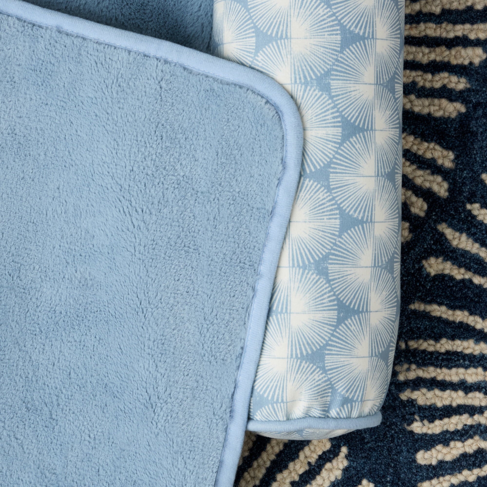 NEW YORK PET Kendall Fluted Geo Couch Protector Pet Bed, &amp; , Water Repellent, Bottom, , Blue, Large 40"x23"x4"